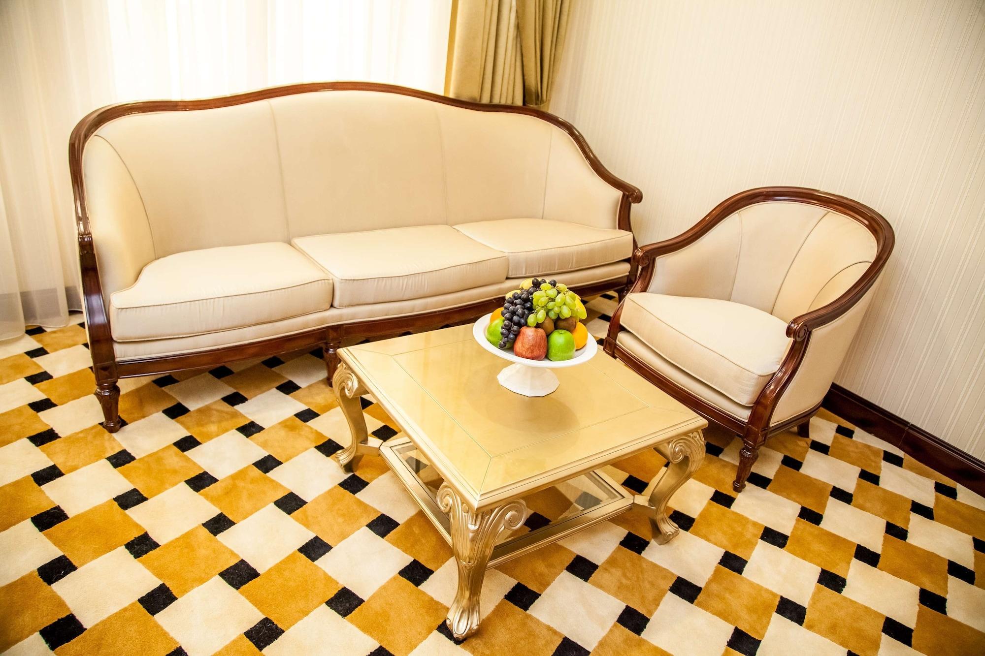 Royal Tulip Almaty Hotel Exterior foto