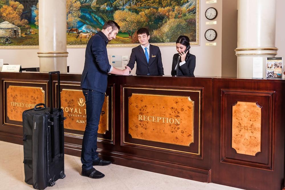 Royal Tulip Almaty Hotel Exterior foto
