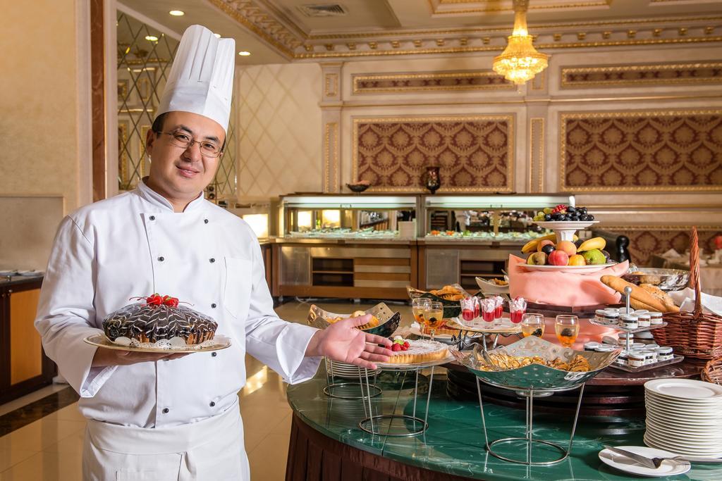 Royal Tulip Almaty Hotel Exterior foto